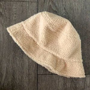 Sherpa bucket hat - size small, light pink